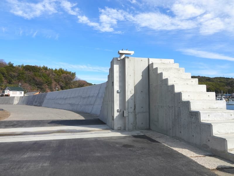 施工実績 西尾市幡豆町港護岸工事